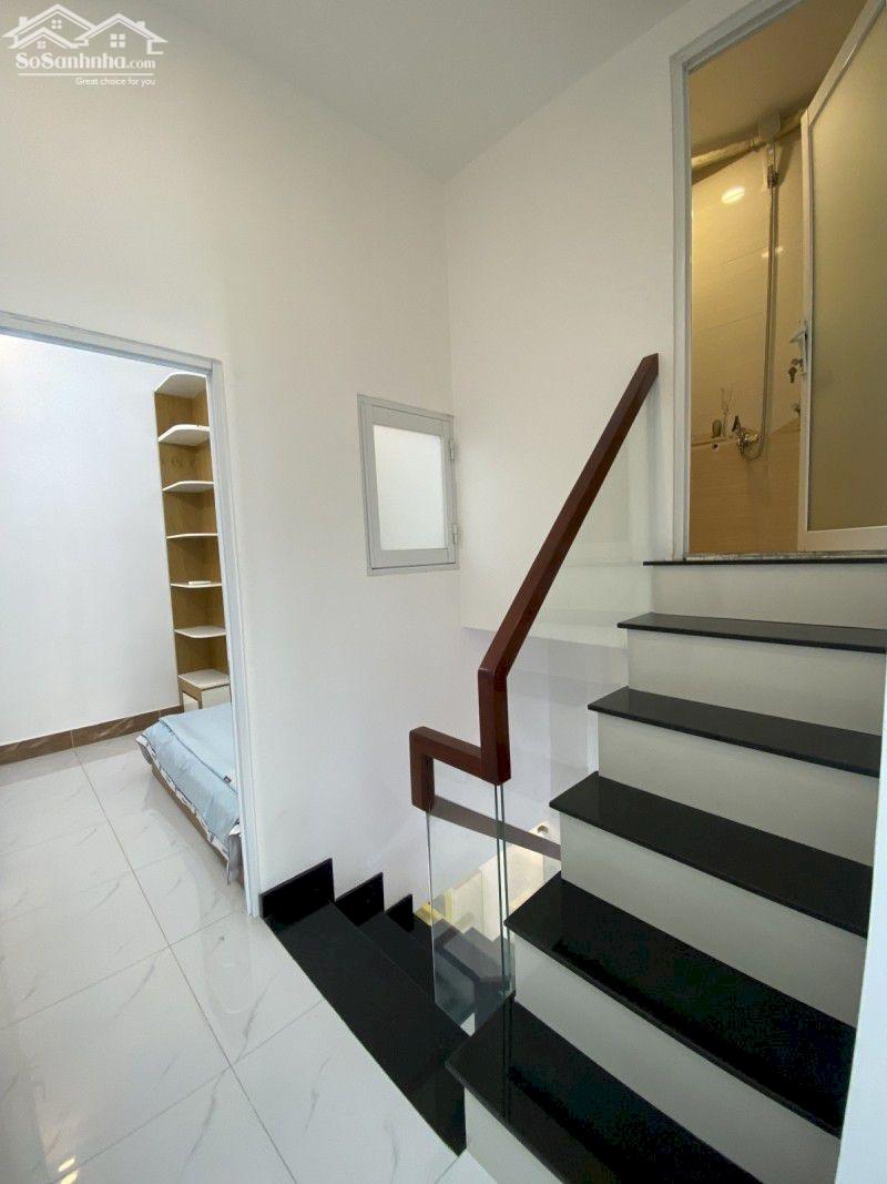 NHÀ 2 TẦNG  - HẺM XE TẢI QUAY ĐẦU - NGAY CHỢ HẠT ĐIỀU - GẦN BỆNH VIỆN QUẬN 12 - XE HƠI NGỦ TRONG NHÀ - NHỈNH 3 TỶ