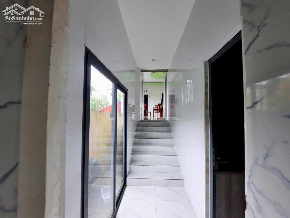 Nhầ gần sân bay Liên Nghĩa Đức Trọng, thích hợp kinh doanh