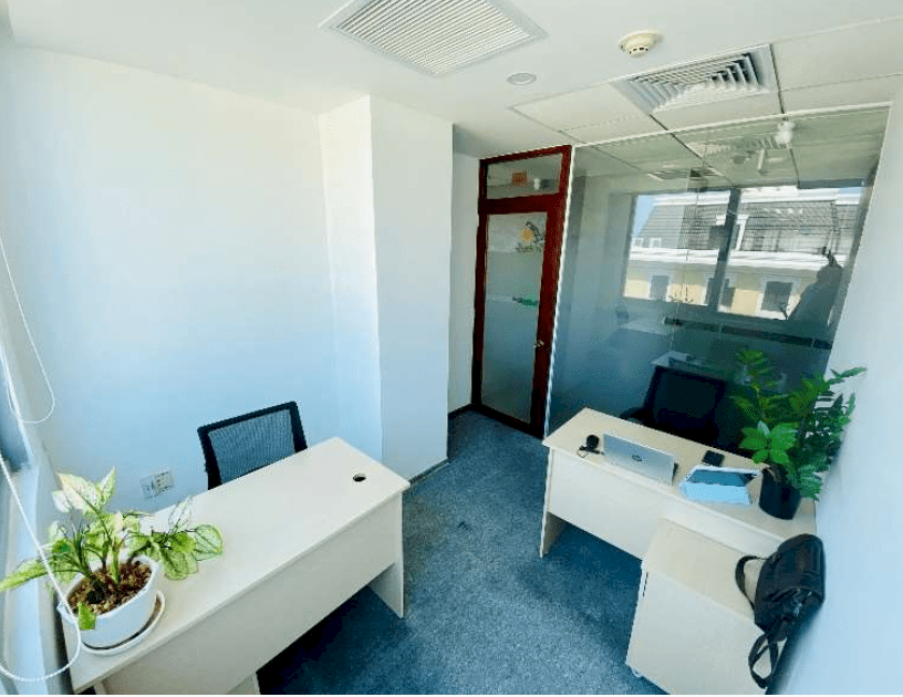 PHÒNG CHO 3 NHÂN SỰ SẴN BÀN GHẾ, GIÁ CHỈ 6,5 TR/THÁNG. LH: OFFICE DANANG – 0935 999 438