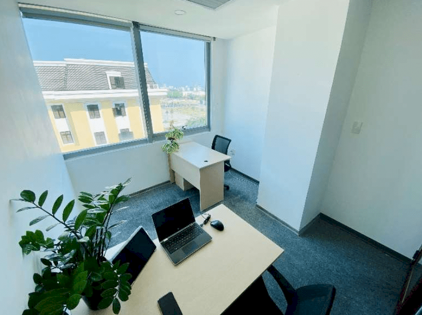 PHÒNG CHO 3 NHÂN SỰ SẴN BÀN GHẾ, GIÁ CHỈ 6,5 TR/THÁNG. LH: OFFICE DANANG – 0935 999 438