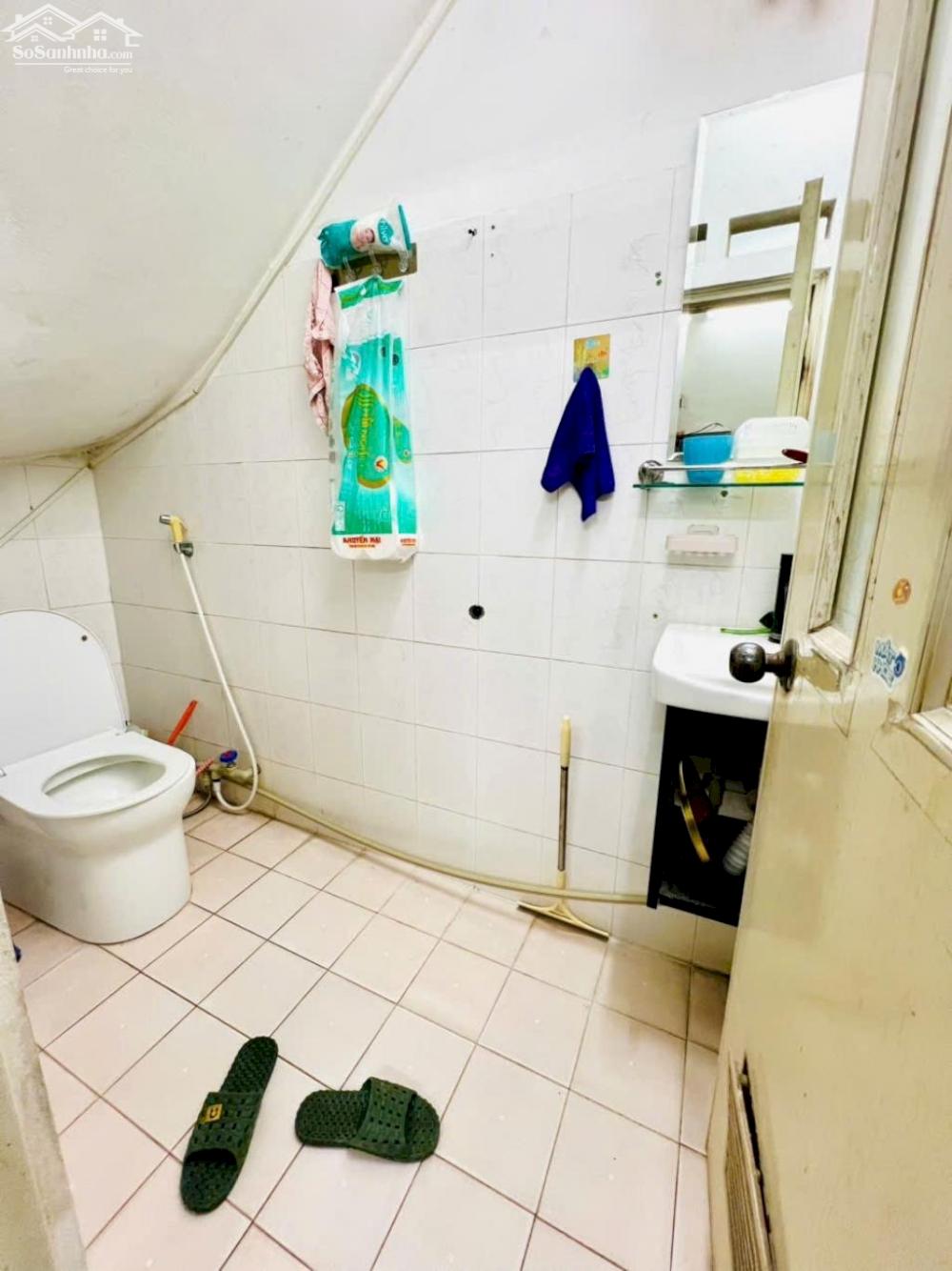 NHÀ ĐẸP Ở LUÔN – 3 tầng Hàng Bồ 30m chỉ 6.5 tỷ - NGÕ THẲNG CÓ SÂN THOÁNG