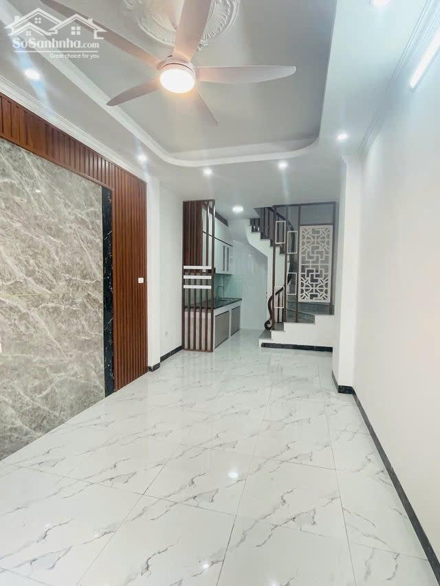 NHÀ ĐẸP  Xuân Đỗ 30 m2  5 tầng mặt tiền  3.5m, 4.75 tỷ Long Biên.