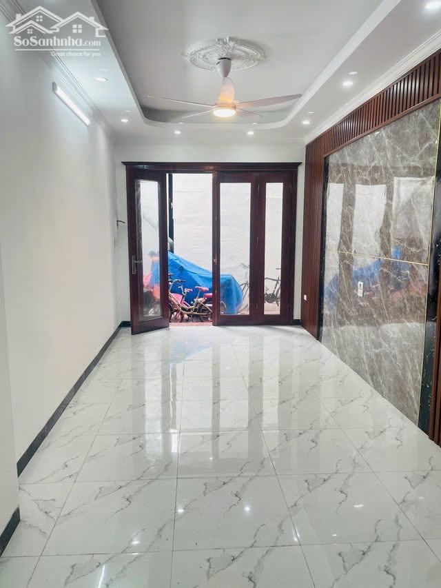 NHÀ ĐẸP  Xuân Đỗ 30 m2  5 tầng mặt tiền  3.5m, 4.75 tỷ Long Biên.
