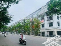 Hàng Hiếm - Lô Góc Mặt Phố Xuân La,Diện Tích112M2 Xây 5 Tầng, Đang Cho Thuê 70 Triệu/Tháng. Giá Bán 54,5 Tỷ