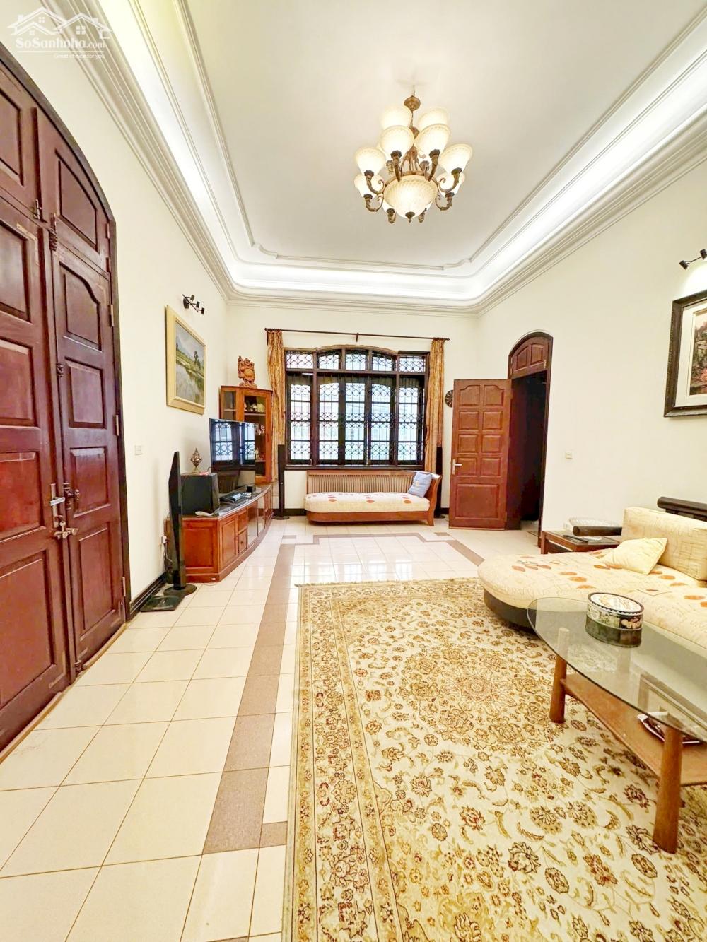 Bán nhà lô góc phố Thái Hà, Đống Đa, ô tô vào nhà 3 tầng 154m2 giá 46 tỷ