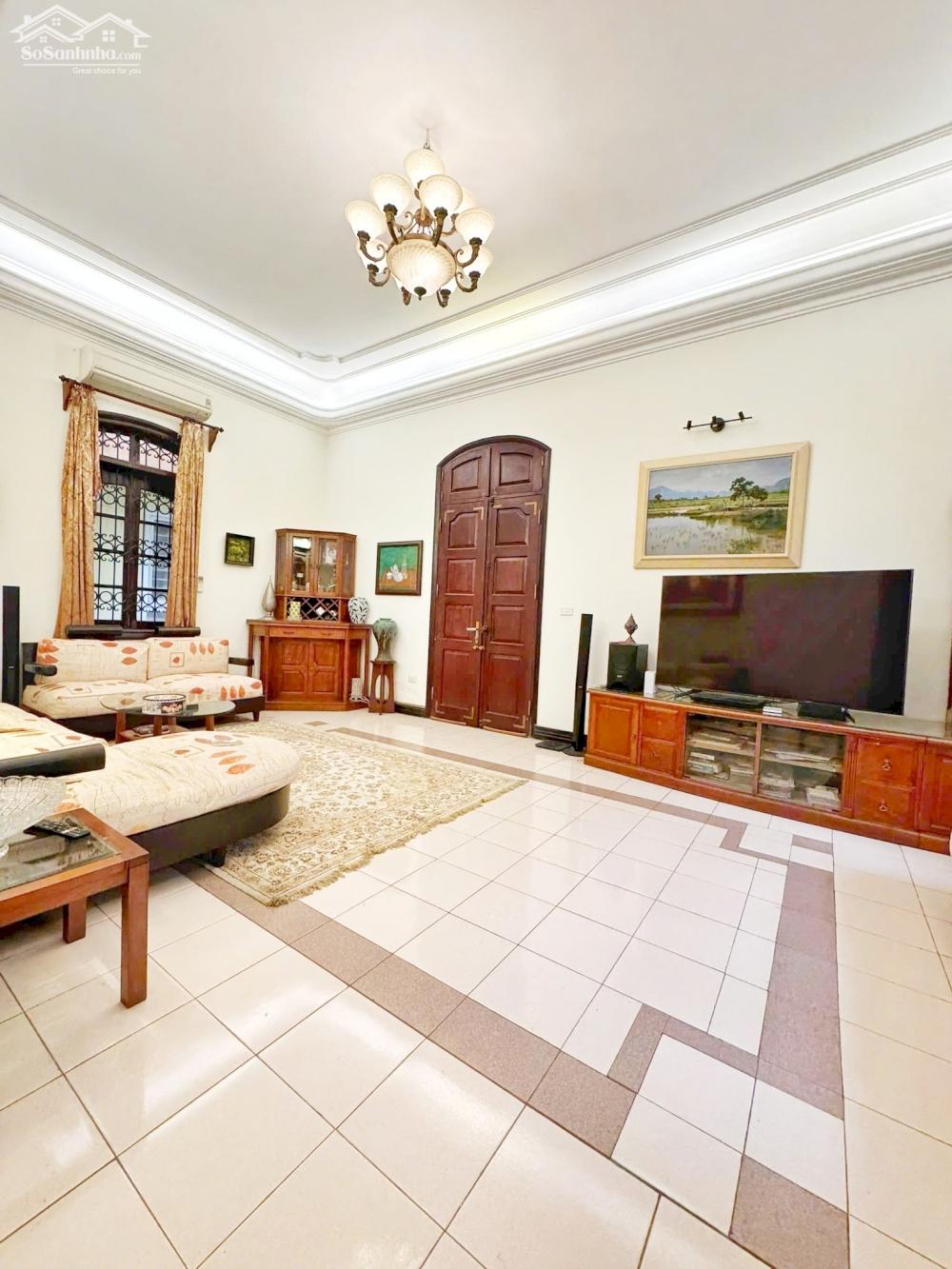 Bán nhà lô góc phố Thái Hà, Đống Đa, ô tô vào nhà 3 tầng 154m2 giá 46 tỷ