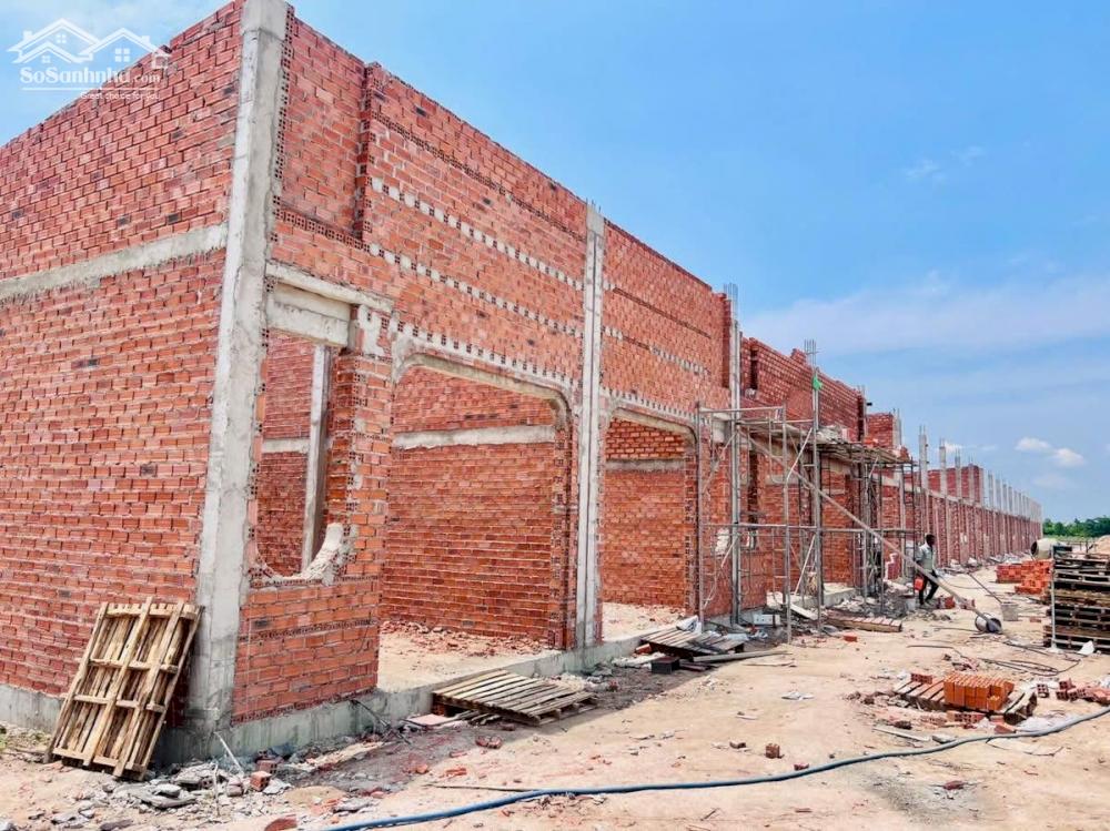 Nhà 1 trệt 1 lững 150m2 ở bàu bàng