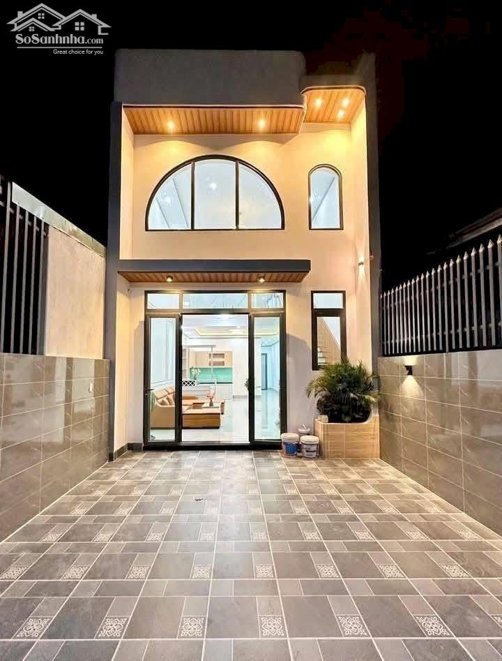Nhà 1 trệt 1 lững 150m2 ở bàu bàng