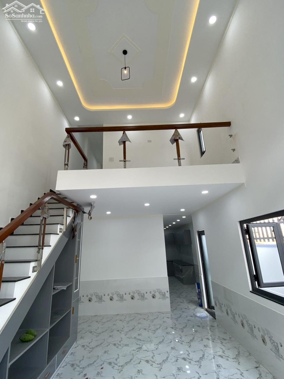 Bán Nhà rộng rãi thoáng mát đường ô tô