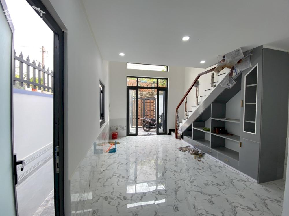 Bán Nhà rộng rãi thoáng mát đường ô tô