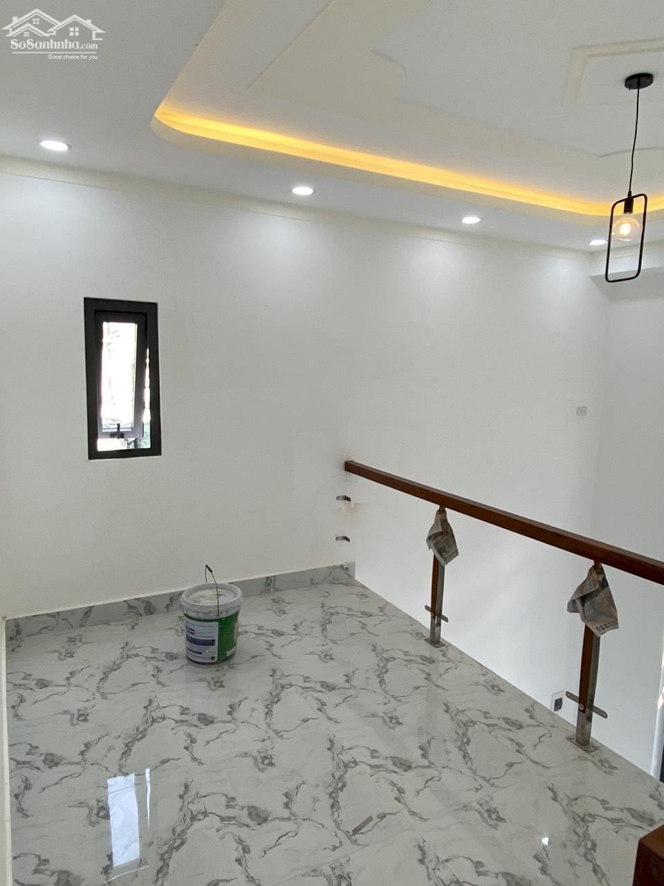 Bán Nhà rộng rãi thoáng mát đường ô tô