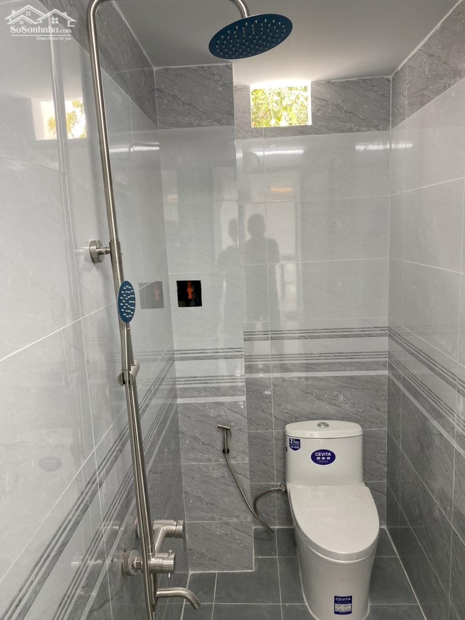 Bán Nhà rộng rãi thoáng mát đường ô tô