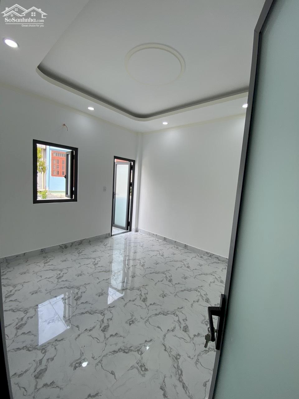 Bán Nhà rộng rãi thoáng mát đường ô tô