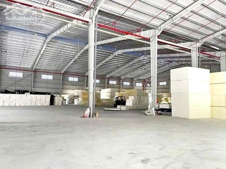 cho thuê kho xưởng 8.000m2 ở Đức Hòa, Long An giá 3.2 usd/m2/tháng Lh: 0949 861 287