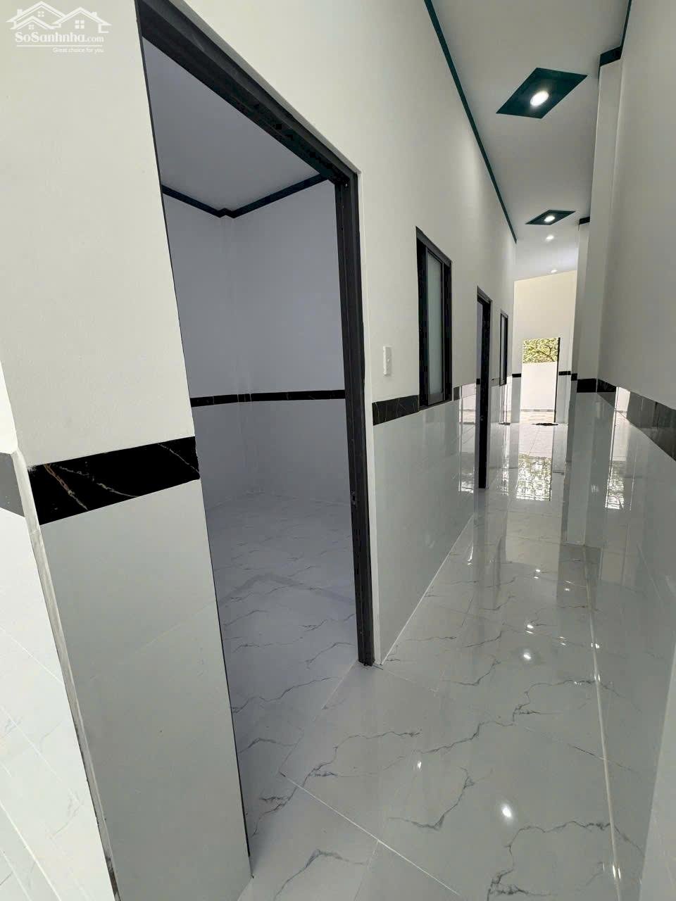 HẠ 100TR...CHÍNH CHỦ BÁN GẤP NHÀ CẤP 4 SHR CHỈ 400TR SỞ HỮU GẦN BỬU LONG