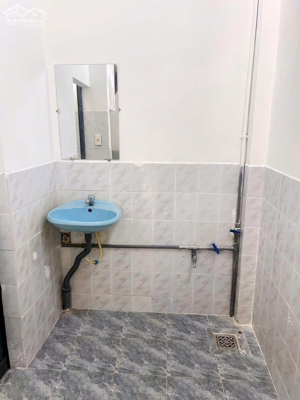Cho thuê nhà nguyên căn hẻm xe hơi Lý Thường Kiệt P9, Tân Bình