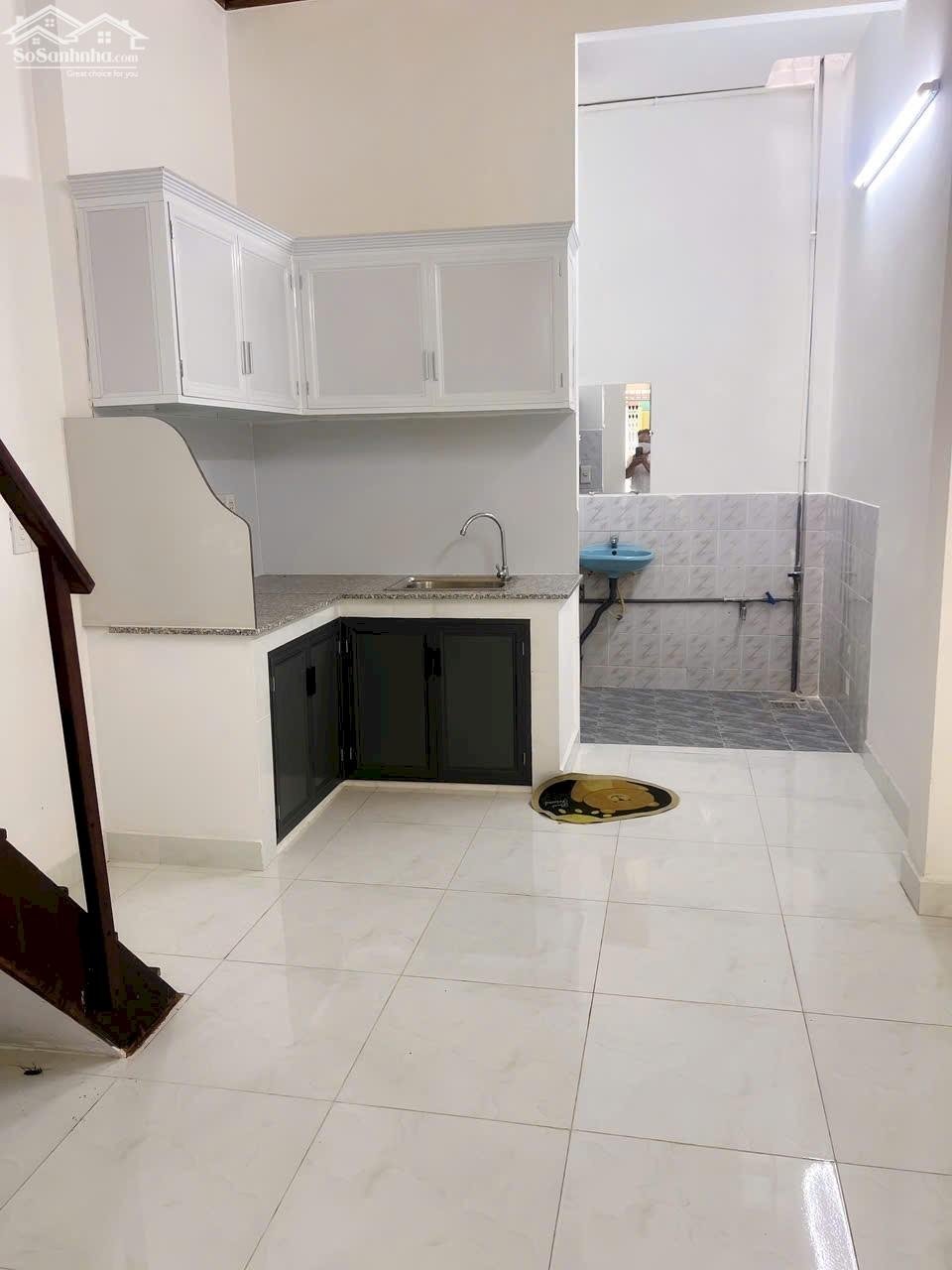 Cho thuê nhà nguyên căn hẻm xe hơi Lý Thường Kiệt P9, Tân Bình