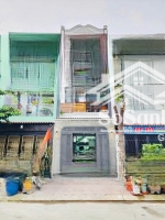 Nhà 1 Trệt 2 Lầu (Đổ 3 Tấm) Gần Tt Y Tế Dĩ An; Sổ Hồng Hoàn Công, Phòng Ngủ Master; Liên Hệ: 0966113263