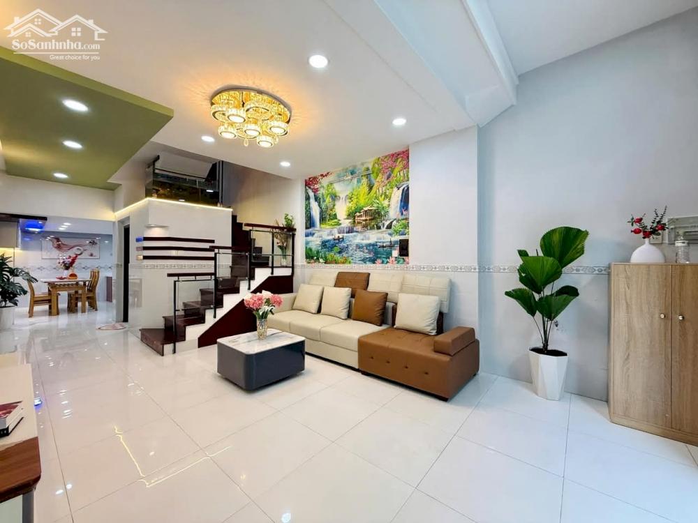 Hạ giá bán gấp nhà ngay Emart phan huy ích, phường 12, gò vấp. Nhà 3 tầng chỉ hơn 4tỷ