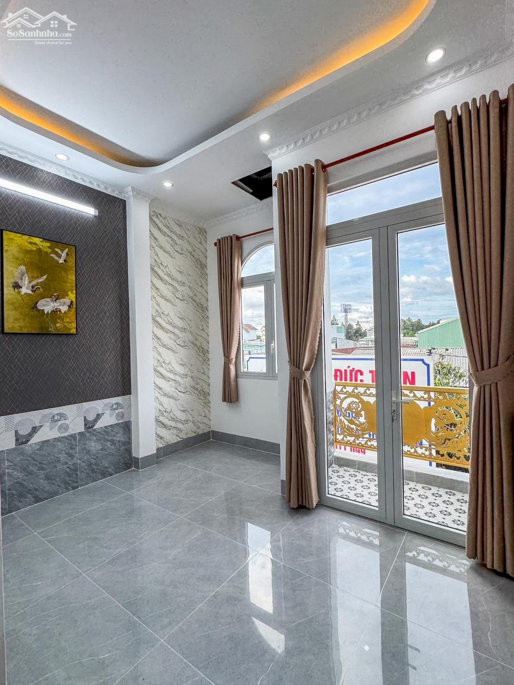 Nhà lầu xây mới 4 phòng, nằm cách Đại Học Cần Thơ 500m