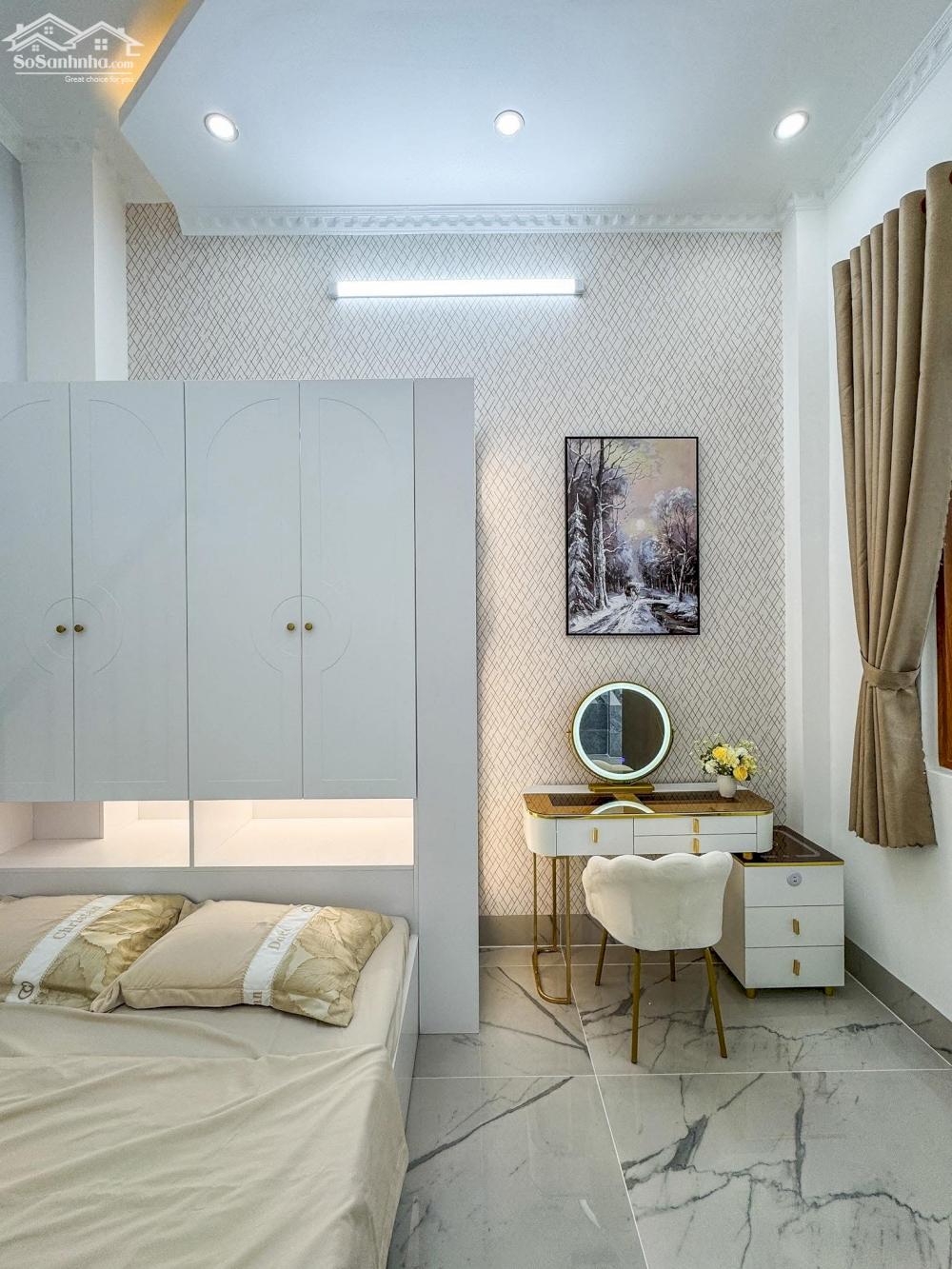 Nhà lầu xây mới 4 phòng, nằm cách Đại Học Cần Thơ 500m