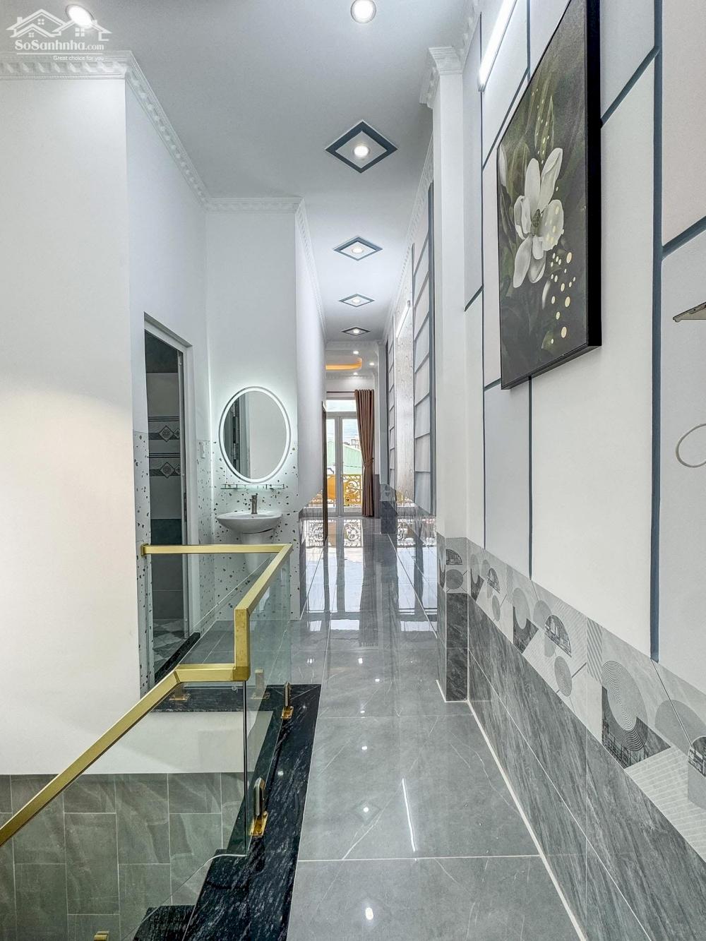Nhà lầu xây mới 4 phòng, nằm cách Đại Học Cần Thơ 500m