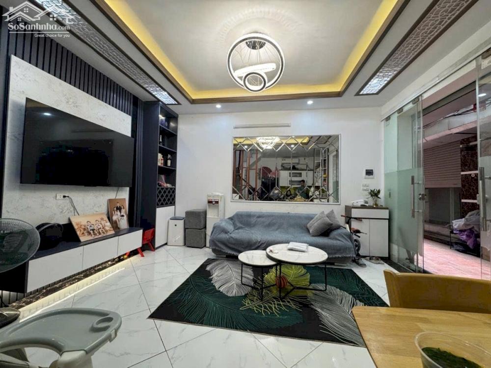 Bán nhà Hào Nam - 37m x 6 tầng lô góc 4 phòng ngủ rộng giá 7,5 tỷ