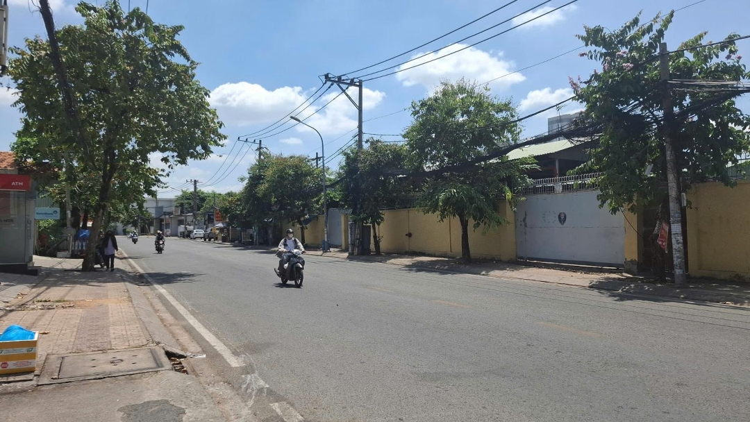 Bán Đất Hẻm 43 Kdc Hiệp Bình Kế Sacombank.diện Tích: 177.8M² Giá Siêu Tốt :44.9 Tr/M²