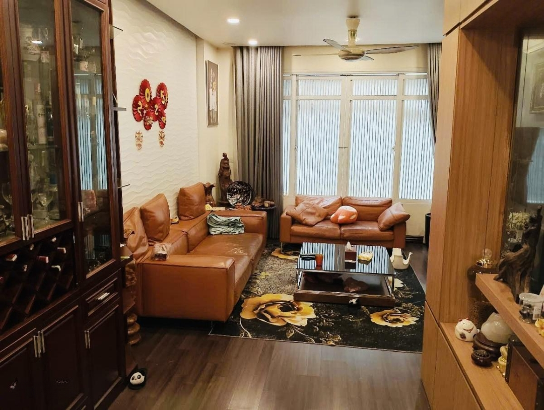 Bán Nhà Mặt Phố Trần Vỹ- Cầu Giấy-Oto Vào Nhà-Thang Máy- Kinh Doanh- 2 Thoáng- Dân Xây 73M 4T 22 Tỷ