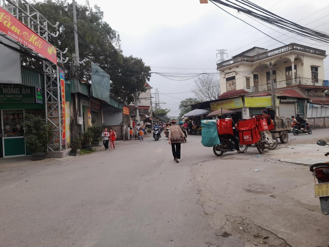 Nhà Biên Giang Ôtô Đỗ Cổng 2Thoáng Gần Cầu Mai Lĩnh