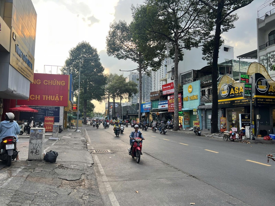 Nhà Mới Mặt Tiền Âu Cơ, Tân Phú (Đoạn Đẹp). 233M2 (8X30M) - 7 Tầng. Chỉ 33 Tỷ (Gấp Bán)
