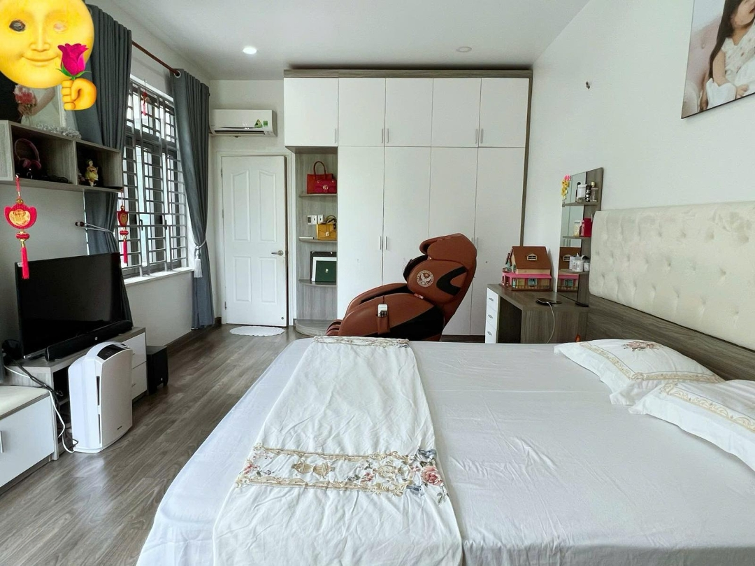 Bán Biệt Thự Góc 2 Mặt Tiền Đường Số 21 - Đường 22 - Kdc Bình Hưng 7X24M. Cn: 180M2 3T Giá: 18 Tỷ
