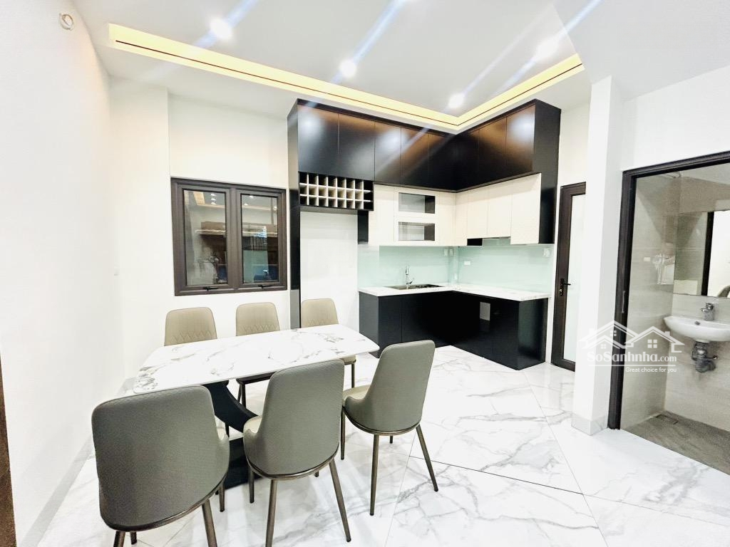 Hoa Hậu Hai Bà Trưng Nhà Mới Kính Koong - Gần Phố - Cách Ô Tô 15M - Tiện Ích Đầy Đủ - 6 Phòng Ngủkhép Kín