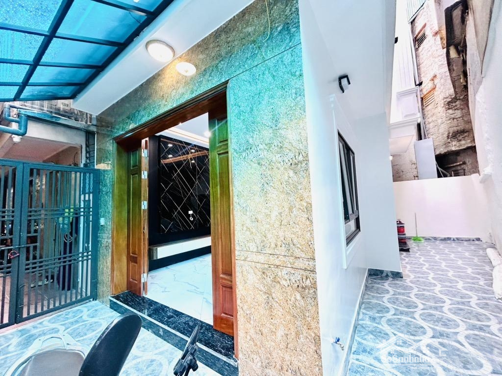Hoa Hậu Hai Bà Trưng Nhà Mới Kính Koong - Gần Phố - Cách Ô Tô 15M - Tiện Ích Đầy Đủ - 6 Phòng Ngủkhép Kín