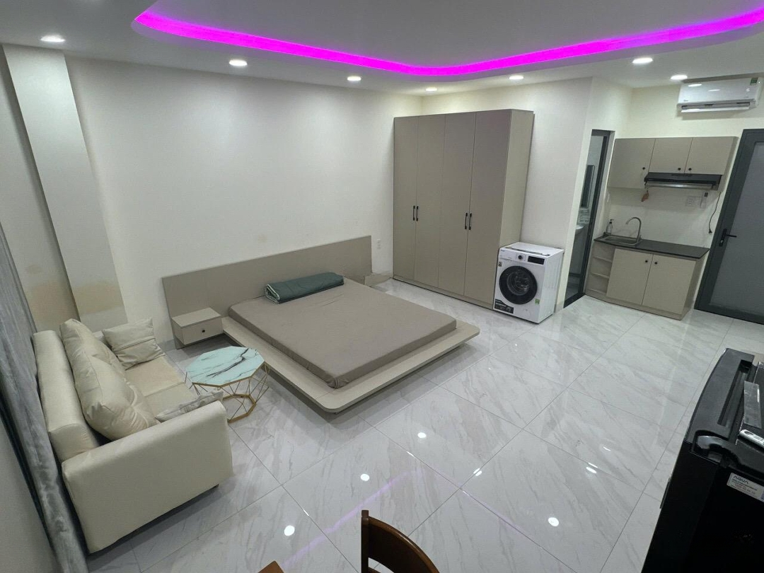 Cho Thuê Phòng Ban Công 1/ Hà Huy Giáp Ngay Bến Xe Ngã Tư Ga - Giáp Gò Vấp
Giá Thuê : 3.3 Triệu
