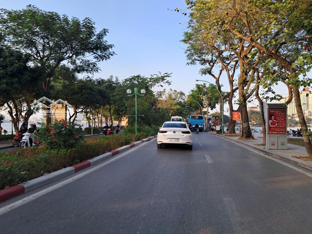 Cho Thuê Tòa Nhà Mặt Đường Võ Chí Công .Diện Tích86 M2 , Nhà Xây 5 Tầng , ( Giá Bán 46 Triệu / Tháng )