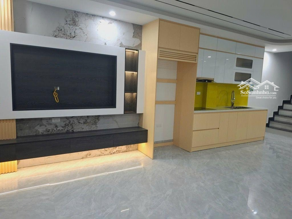 Siêu Phẩm Lô Góc Ngọc Thụy - Nhìn Sang Quốc Tế Việt Pháp - Chất Lượng Dân Xây - Gara - Ngõ Ô Tô