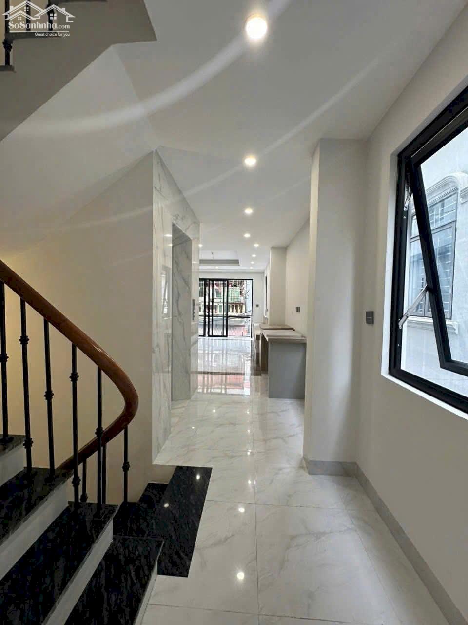 Bán nhà Phúc Đồng. Gần hồ, Chợ, Kinh Doanh. Lô Góc - Thang Máy - Gara. 65m x 5T.