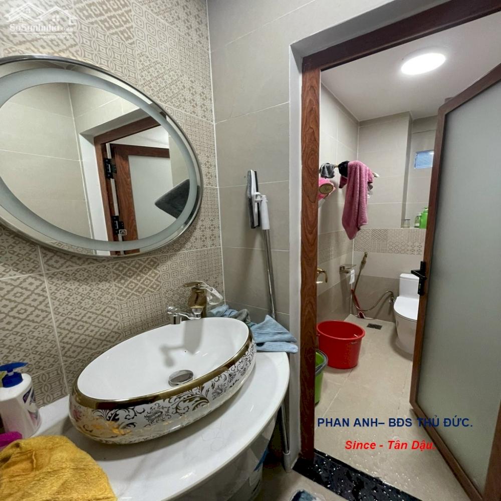  Bán Gấp Nhà Phố Liền Kề Nguyễn Thị Định, Quận 2 _ Hẻm Xe Hơi _ 2 tầng 3 pn _ Chỉ có 8Ty 9999.