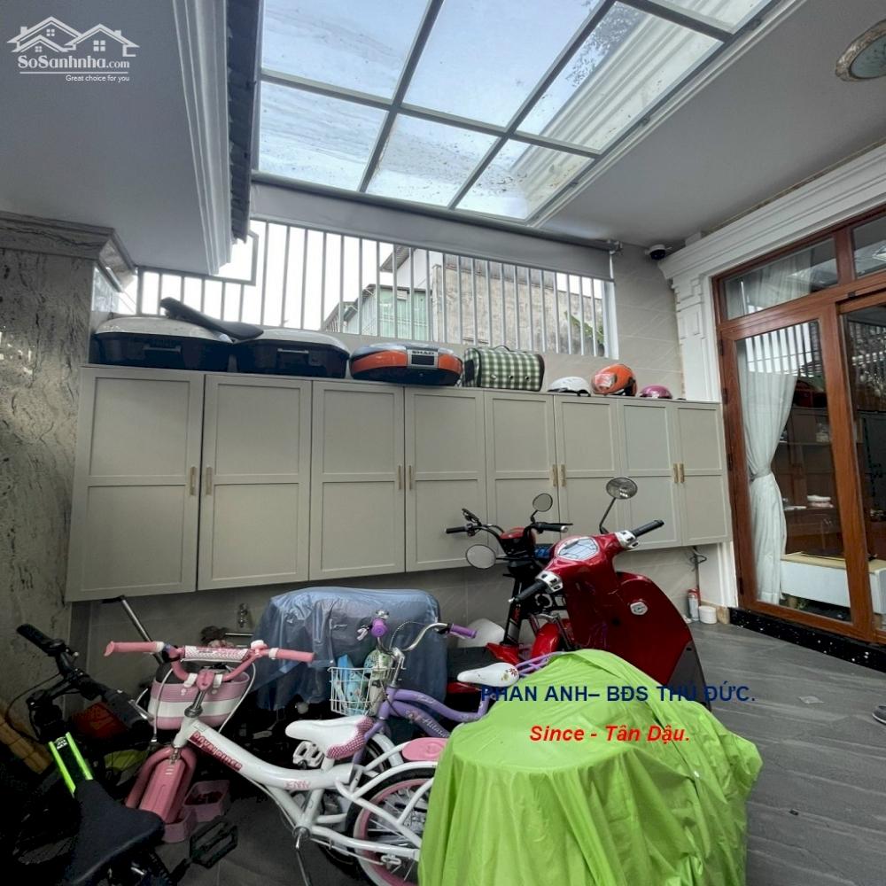  Bán Gấp Nhà Phố Liền Kề Nguyễn Thị Định, Quận 2 _ Hẻm Xe Hơi _ 2 tầng 3 pn _ Chỉ có 8Ty 9999.