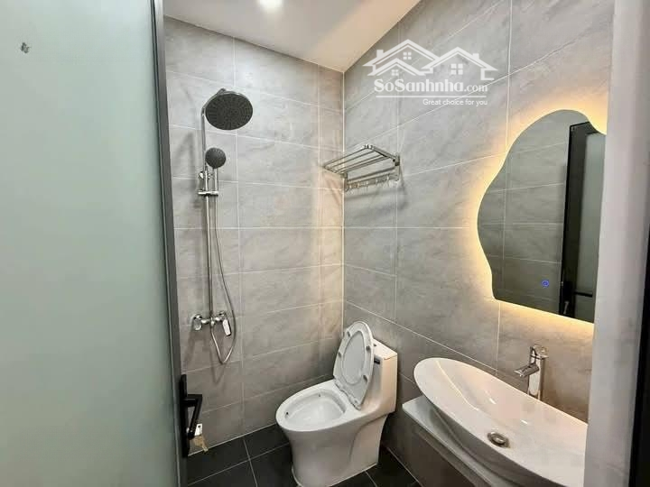 Xoay Tiền Bán Gấp Nhà Quốc Hương, Thảo Điền, Quận 2. Giá Bán 2,2 Tỷ,Diện Tích45M2, Lh Như 0766372453, Hẻm 4M