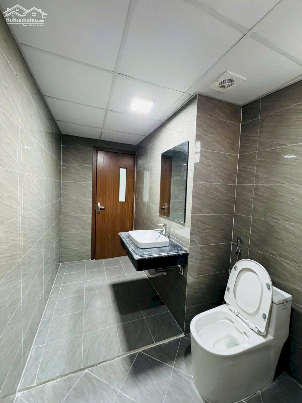 Bán Bán nhà 35m2 x 5 tầng Đàm Quang Trung, Long Biên- Ngay chân cầu Vĩnh Tuy.