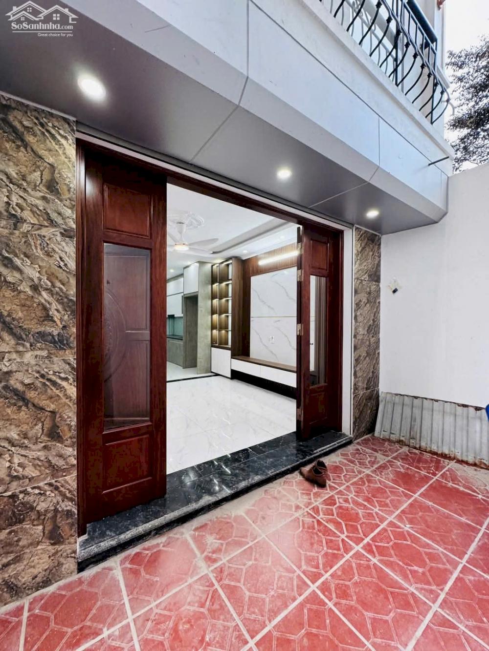 Bán Bán nhà 35m2 x 5 tầng Đàm Quang Trung, Long Biên- Ngay chân cầu Vĩnh Tuy.