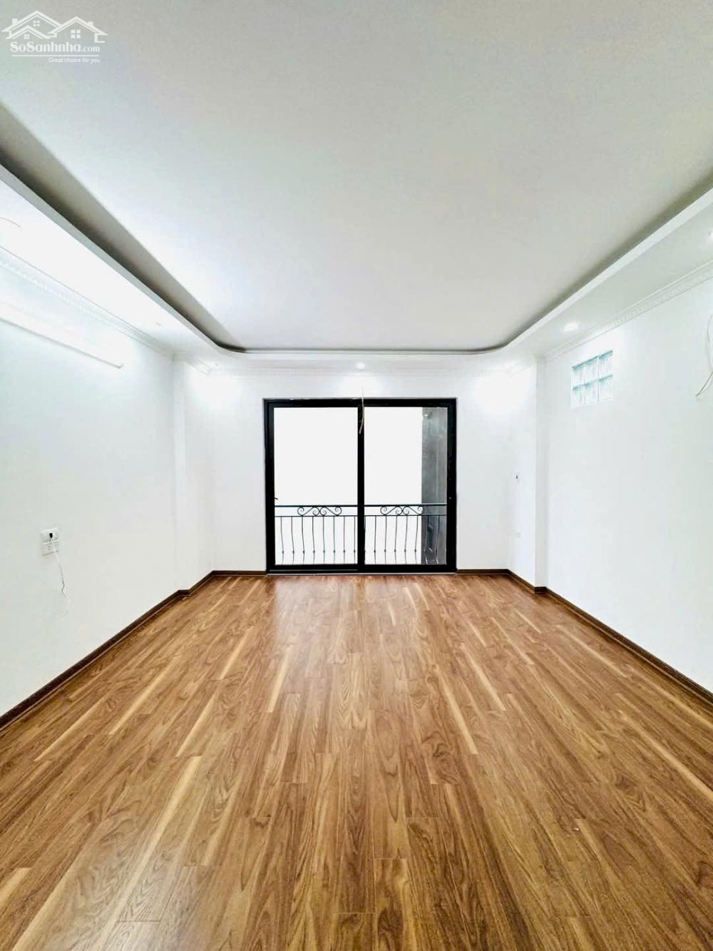 Bán Bán nhà 35m2 x 5 tầng Đàm Quang Trung, Long Biên- Ngay chân cầu Vĩnh Tuy.