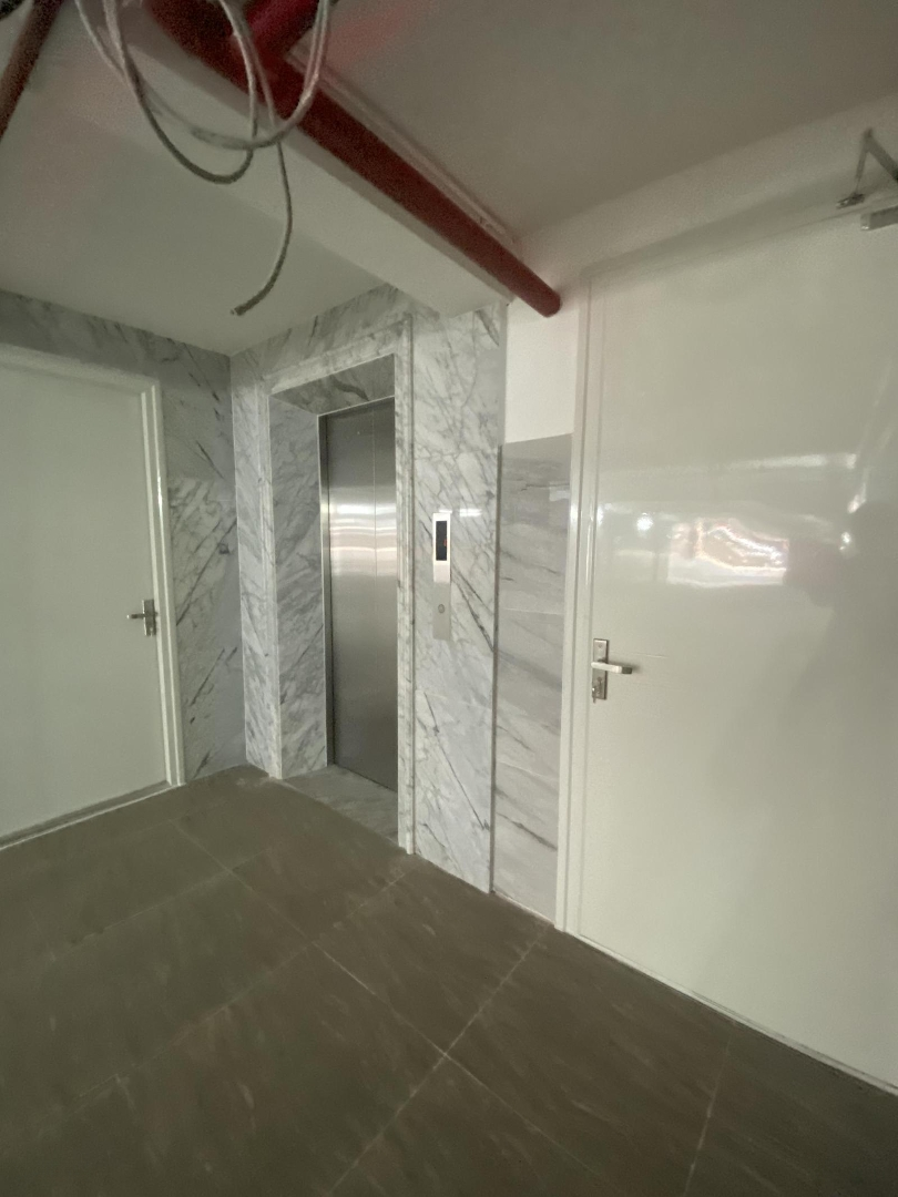 Nhà Quan Hoa, Thang Máy,Diện Tích50M2 X 6,5T Đầy Đủ Đồ Cơ Bản 24 Triệu Nhận Nhà Ngay