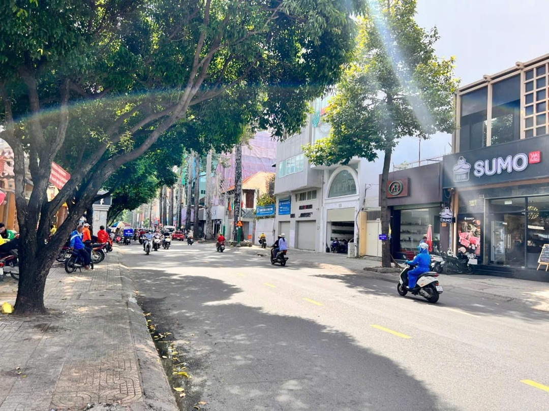 Bán Khuôn Đất Siêu Khan Hiếm Mặt Tiền Cao Thắng- Phường 3 - Quận 3. Liên Hệ: 0903070684