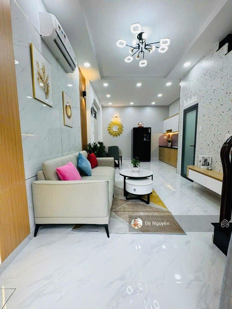 Lê Quang Định.p1 .Gò Vấp .Nhà Đẹp.sẵn Ở 2 Phòng Ngủhẻm 3M .Giá Chỉ 5 Tỷ 15