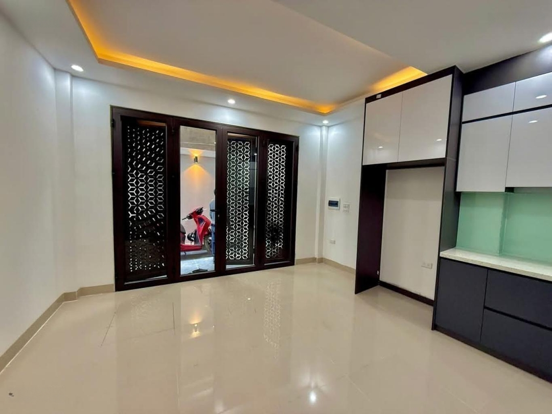 Bán Nhà Đội Cấn Gần Lê Hồng Phong. Ngọc Hà Ba Đình. Hà Nội Thang Máy 35M X 6 Tầng Chỉ 8,3 Tỷ Có Tl