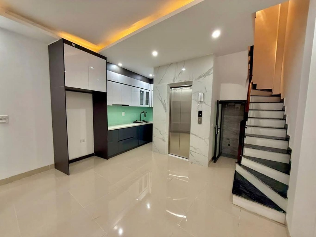 Bán Nhà Đội Cấn Gần Lê Hồng Phong. Ngọc Hà Ba Đình. Hà Nội Thang Máy 35M X 6 Tầng Chỉ 8,3 Tỷ Có Tl