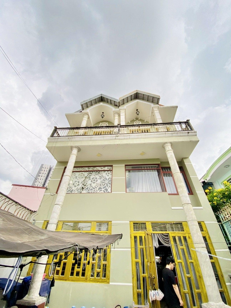 Bán Nhà Biệt Thự Sân Vườn 8 X 16M Đẹp Như Cổ Tích, 3 Tầng, Huỳnh Tấn Phát, Quận 7, Chỉ 6.X Tỷ